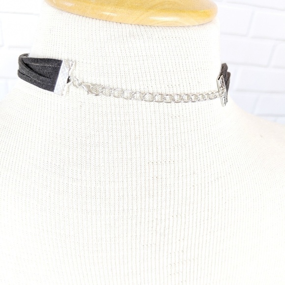 Black Faux Suede 5 Strand Choker NEW - Picture 3 of 3